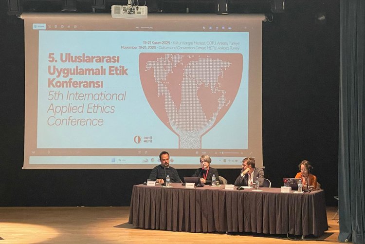 Doç. Dr. Selda Salman, 5. Uluslararası Uygulamalı Etik Konferansı'nda Bildirisini Sundu